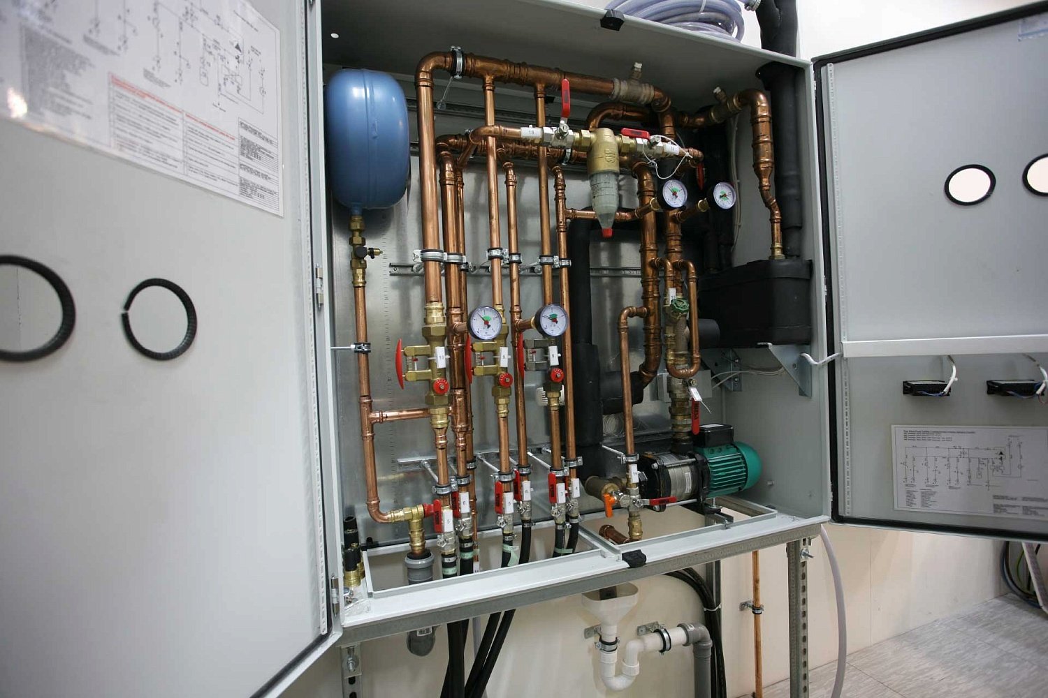 Шкаф автоматики для чиллера МРТ.